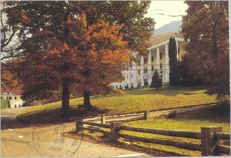 Robert E Lee Hall in Fall apc131543a01-f
