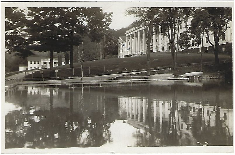(not marked) Robert E Lee Hall and Lake unk008b01-f