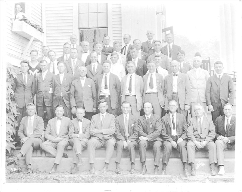 (unidentified) group of men (A8603 on front) x14-groups-07