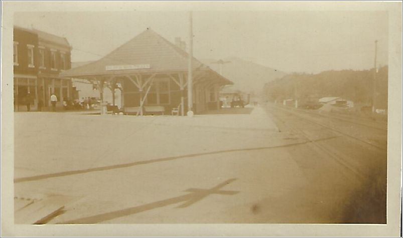 (unmarked) Black Mountain Train Depot x14-photos-18