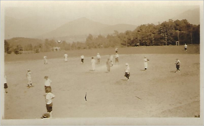 (unmarked) group - outside, sports x14-photos-19