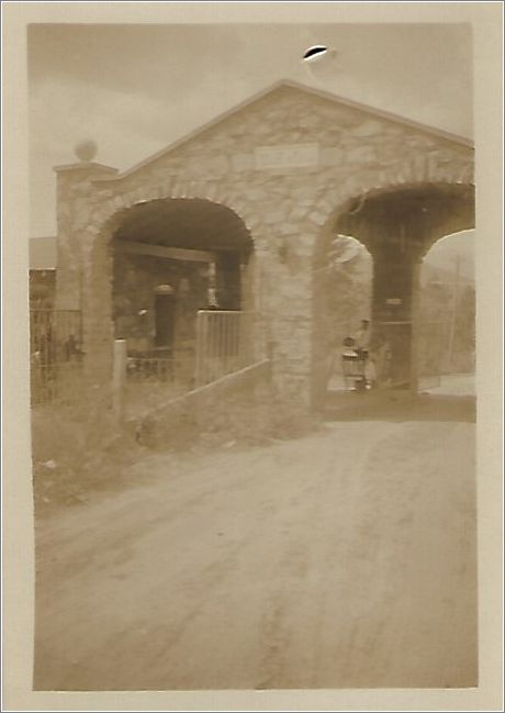(unmarked) gate x14-photos-25