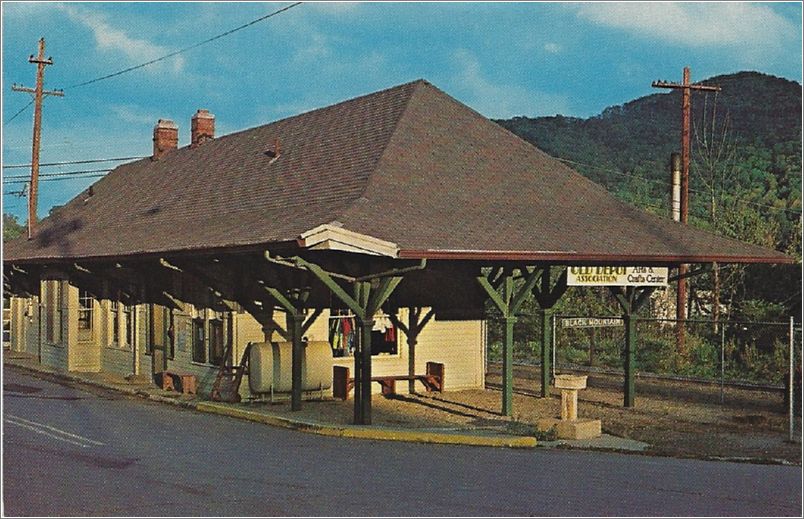 Old Depot Arts & Crafts Center, Sutton Ave, Black Mountain NC x19-apcp5787a01-f